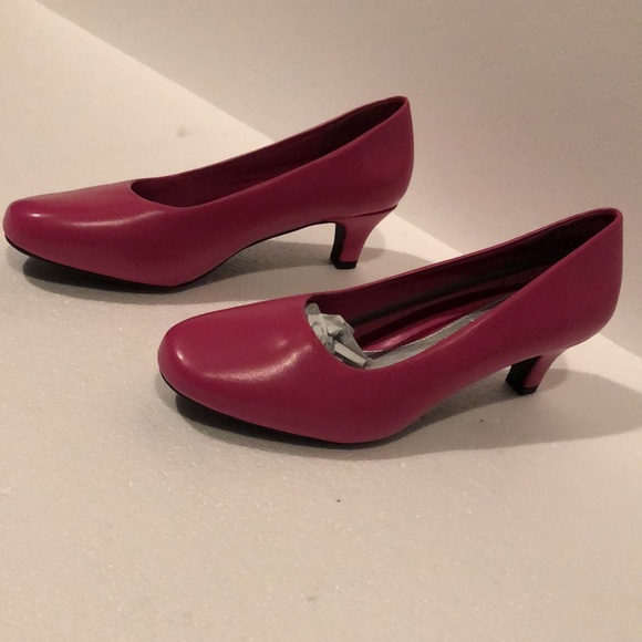 Vintage NWT Deep pink 👠 - Picture 1 of 5
